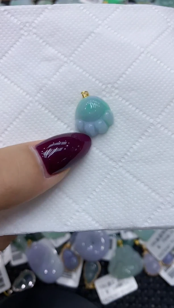 翡翠18K金镶嵌颈饰111111111111