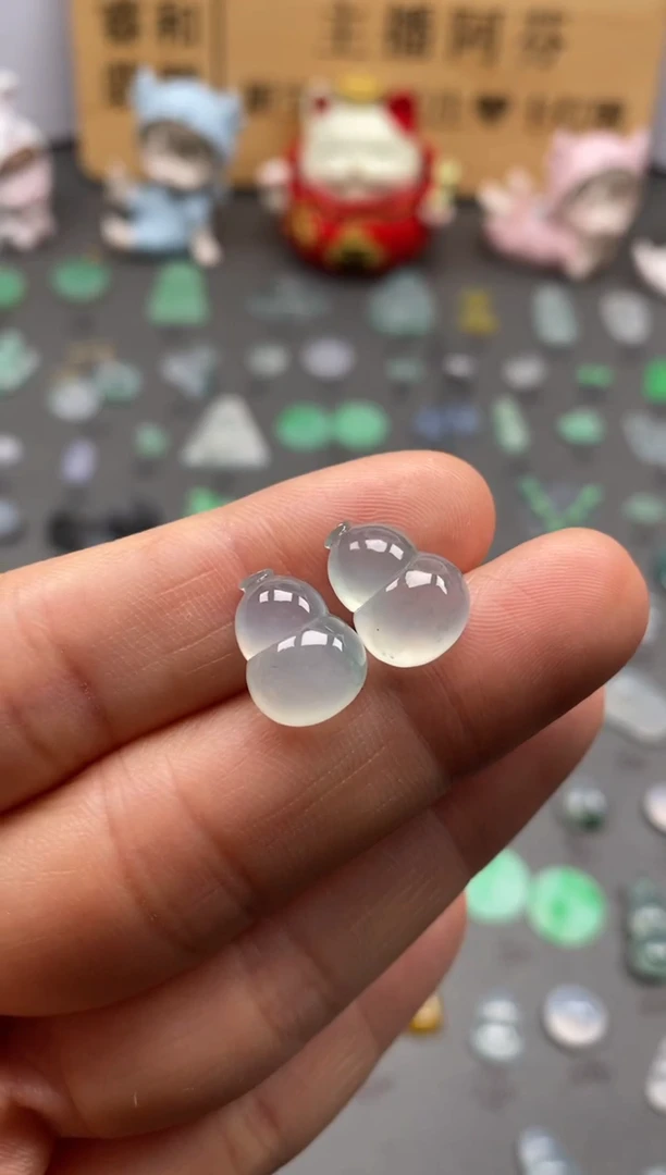 【闪购商品】翡翠颈饰未镶嵌冰葫芦1对/芬