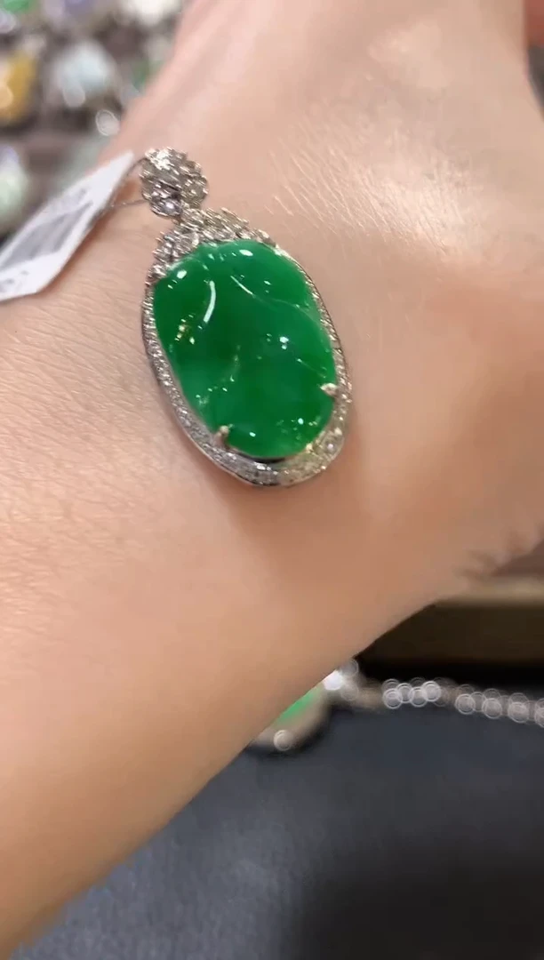 吊坠(不含链)18K金镶嵌翡翠a141
