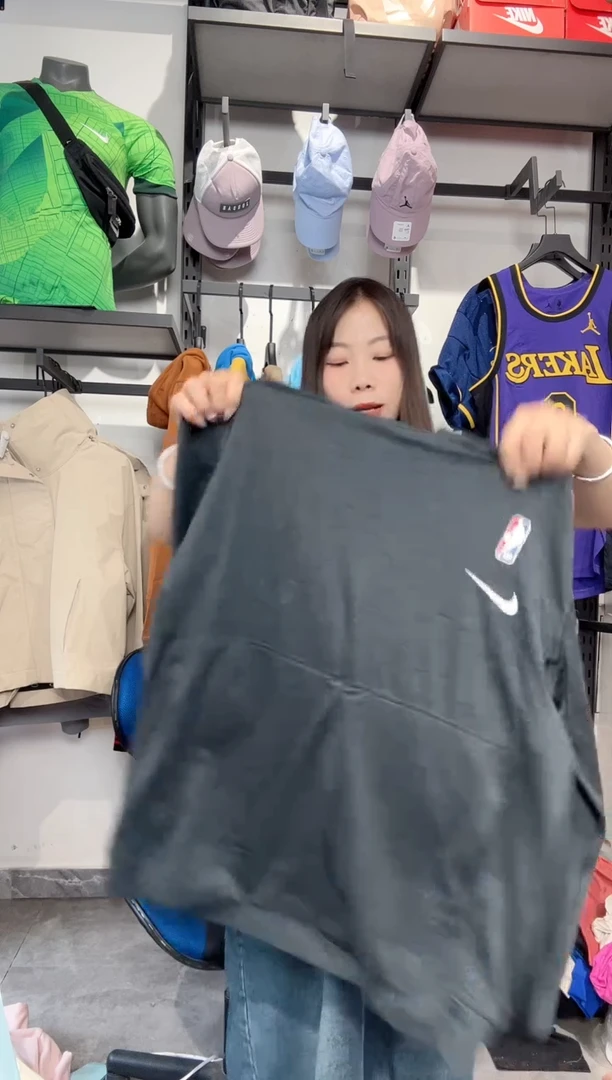 1686  编码 瑕疵款直播间过款为准 尺码 L