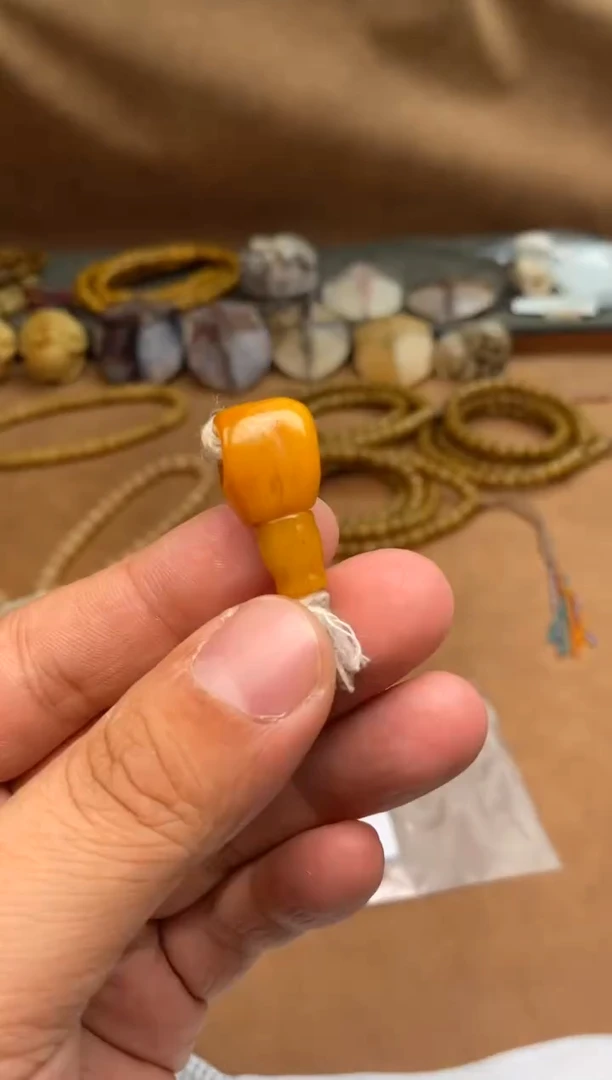 其他牛骨杂件372-果冻料三通-有棕裂