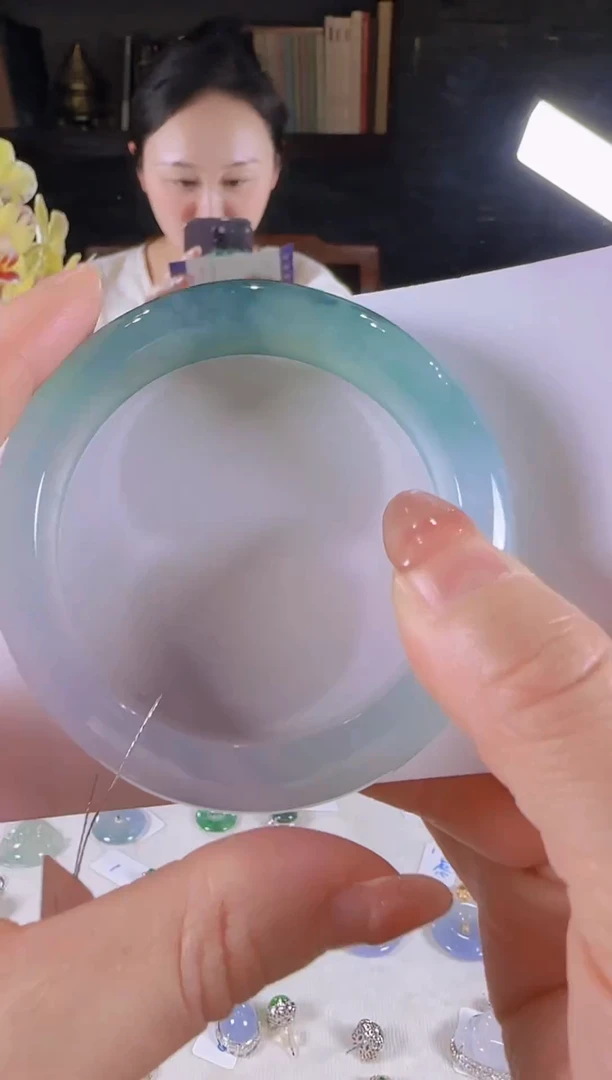 【闪购商品】翡翠手镯未镶嵌冰飘花手镯仅是（订金）不发货