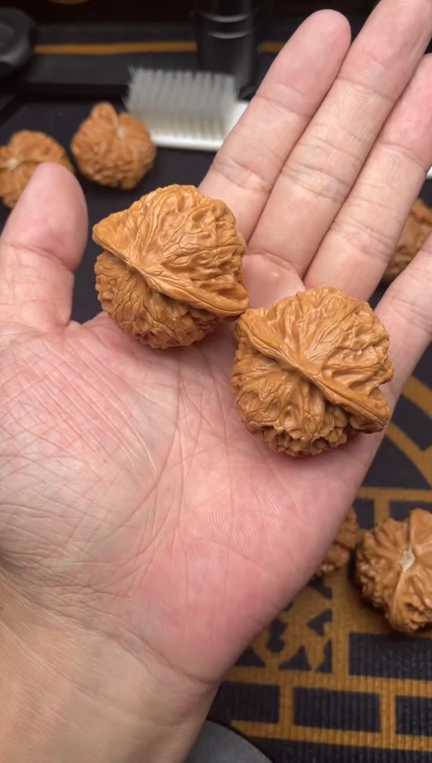 文玩核桃吊坠宫灯保40