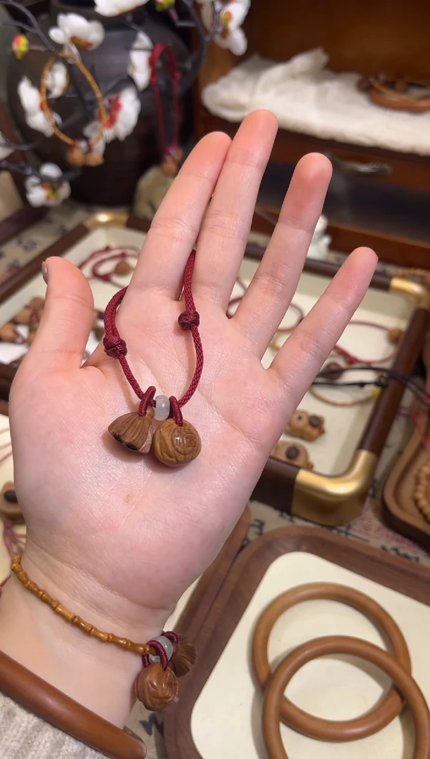 手串桃核【桃缘行】红绳「福气莲莲」桃木桃核辟、挡、驱、护 红绳可调节