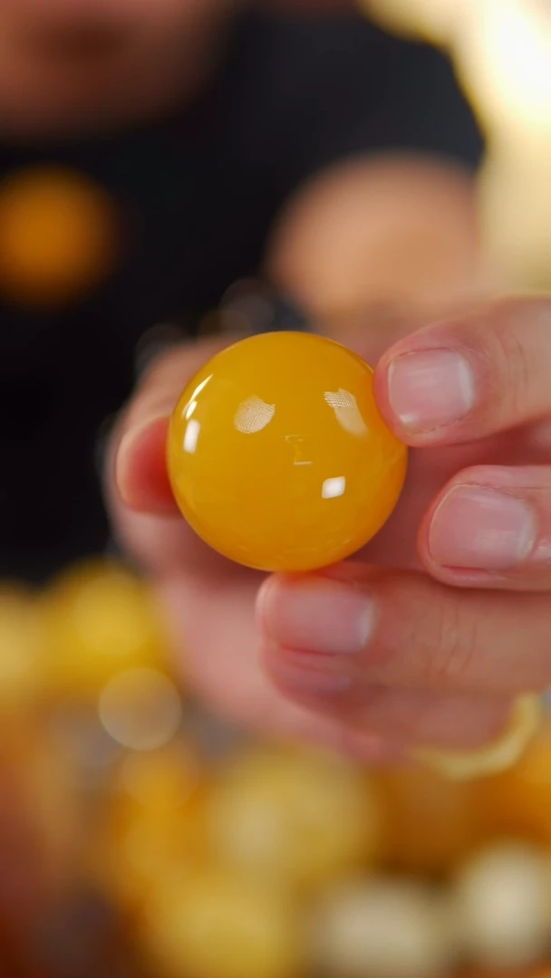 未镶嵌蜜蜡裸石23.8焦皮料圆珠34.7mm