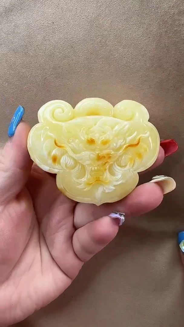 未镶嵌颈饰琥珀吊坠