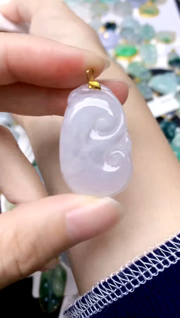 颈饰18K金镶嵌翡翠天然A货翡翠