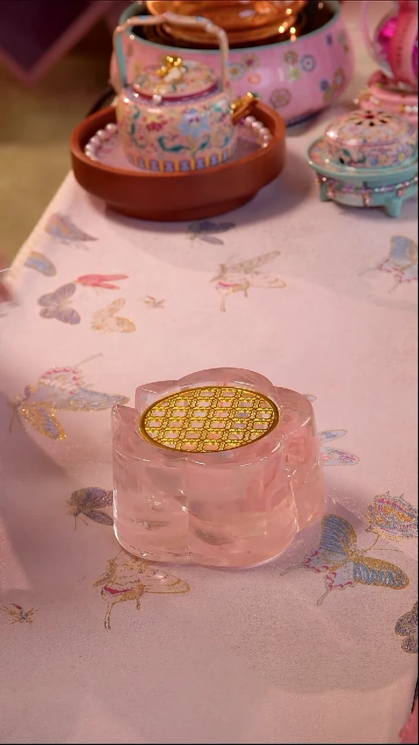 粉色花瓣玻璃温茶炉 如图所示
