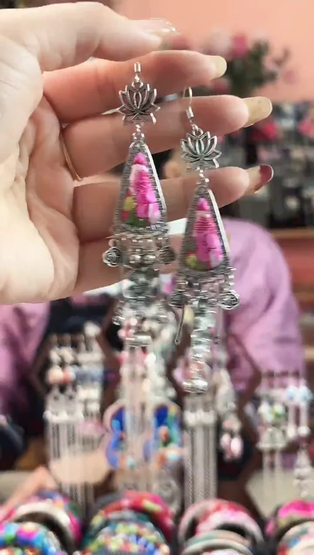 艺枝独绣手工饰品  100