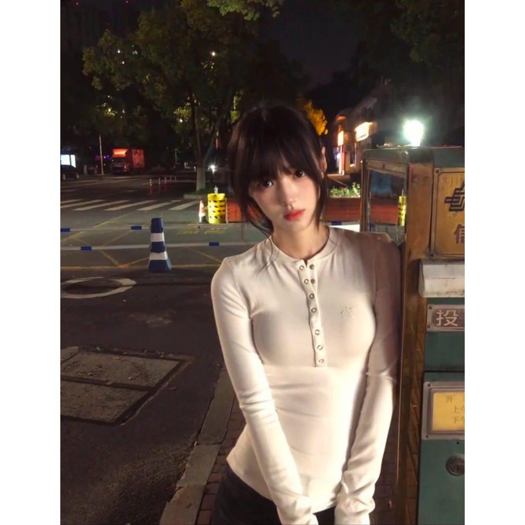 白色修身长袖T恤女秋季上衣内搭打底衫美式复古微喇叭牛仔裤套装