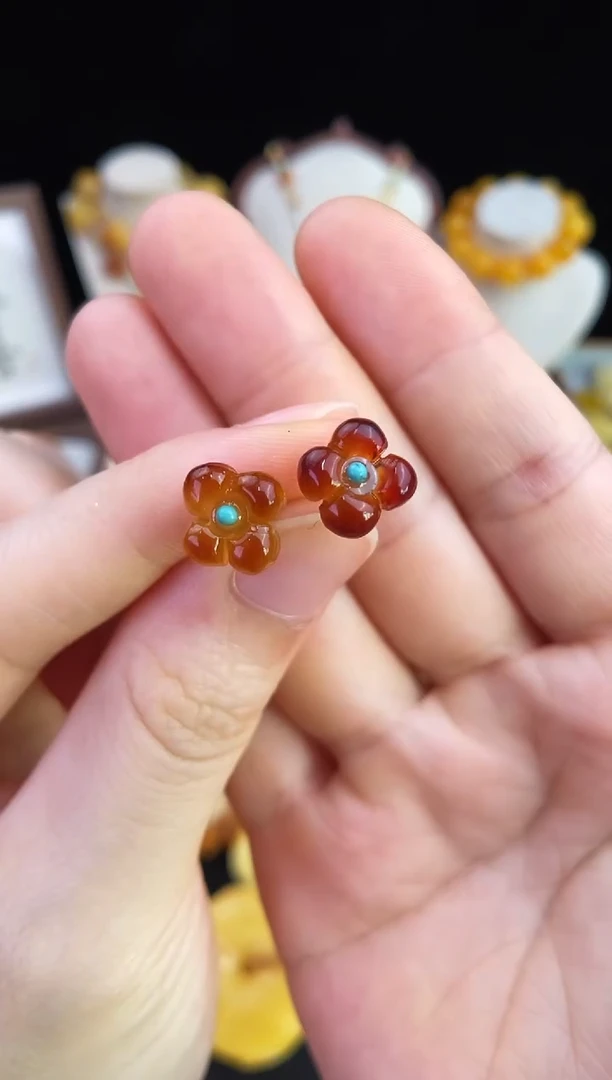 琥珀未镶嵌珠宝奇石多样性发其一