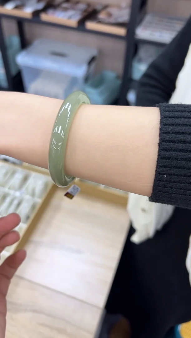 【闪购商品】和田玉手镯未镶嵌冰茶晴54-62