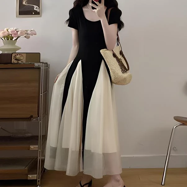 2025显瘦气质小黑裙夏季复古法式收腰泡泡袖连衣裙