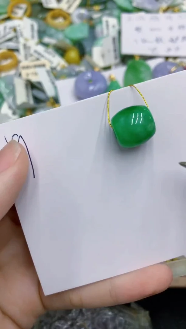 颈饰未镶嵌翡翠 翡翠