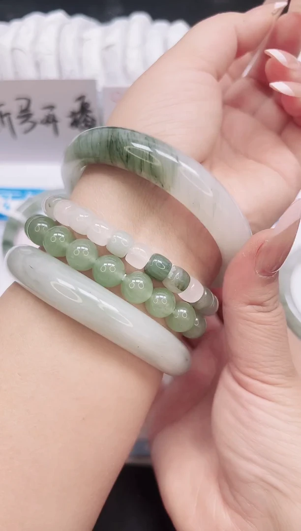 未镶嵌手镯石英质玉70-62.3