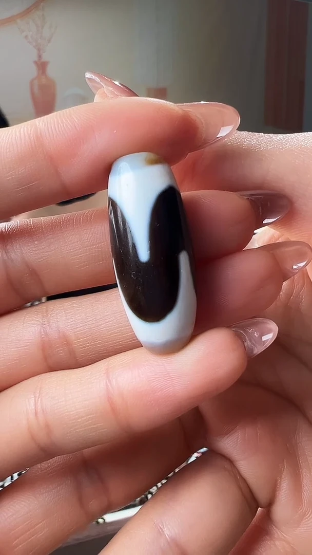 未镶嵌颈饰玛瑙/玉髓步***?虎牙