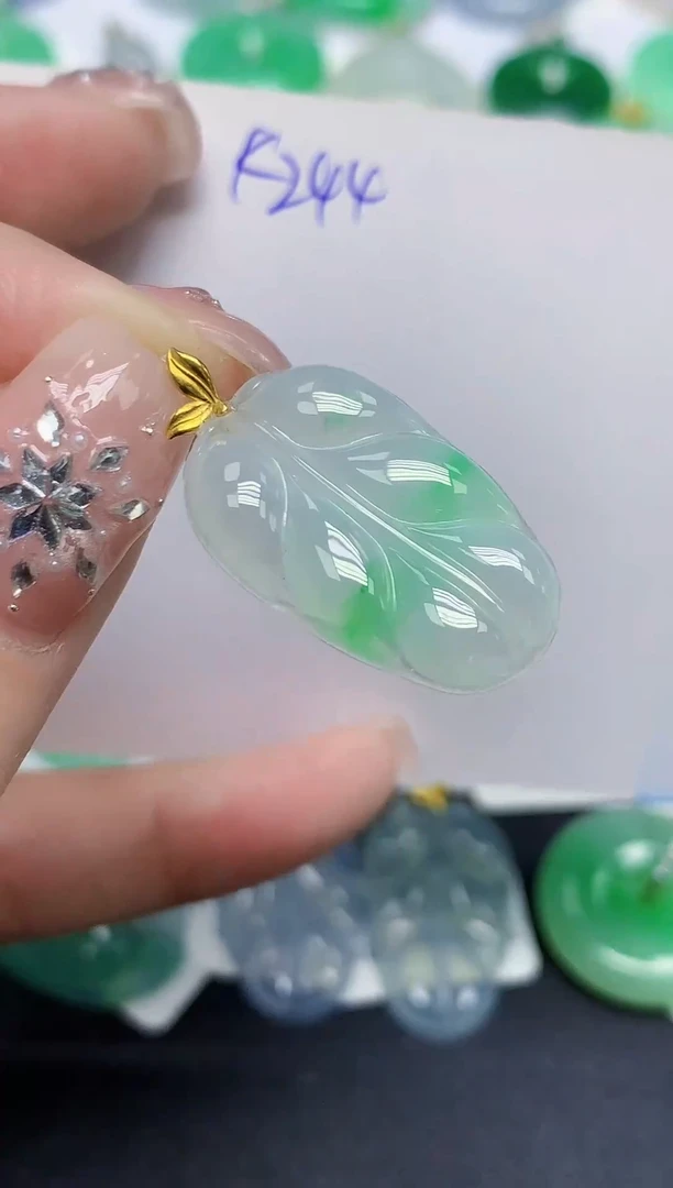 颈饰18K金镶嵌翡翠天然缅甸翡翠A货翡翠百元以上9元证书费自理