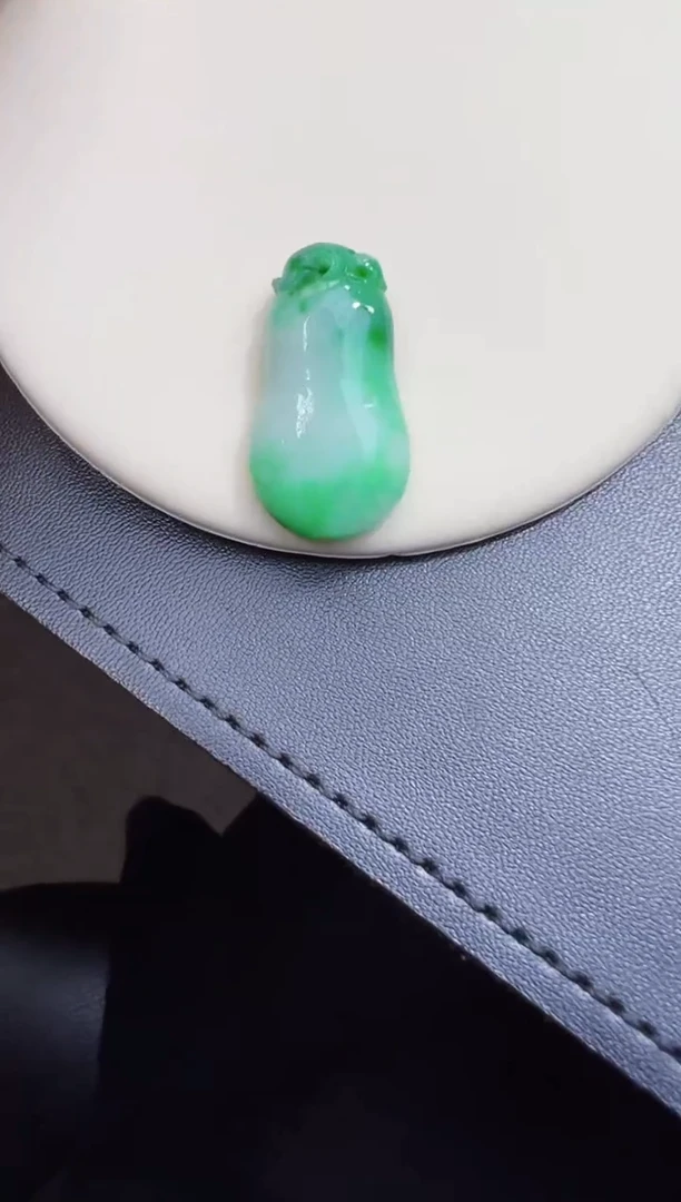 未镶嵌定制翡翠30*16.7*7.7福瓜