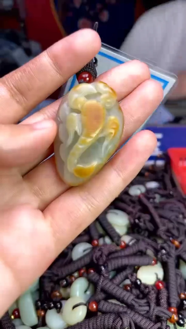未镶嵌和田玉挂件1