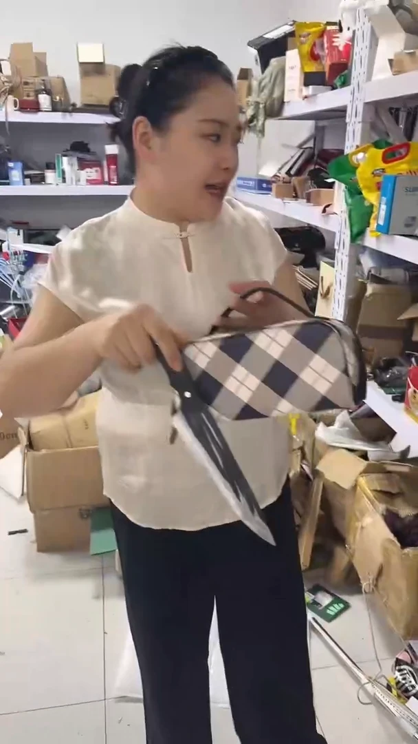 牦牛剖层皮革琪琪女包1号店超好看发图片款