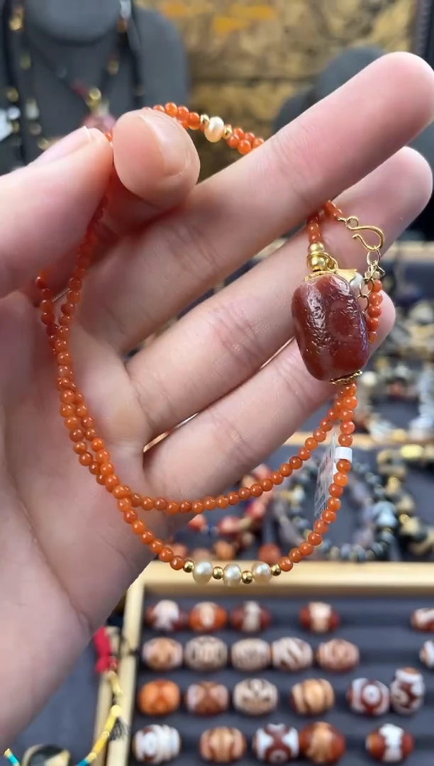 【闪购商品】玛瑙/玉髓颈饰未镶嵌美泓红肉三眼锁骨链