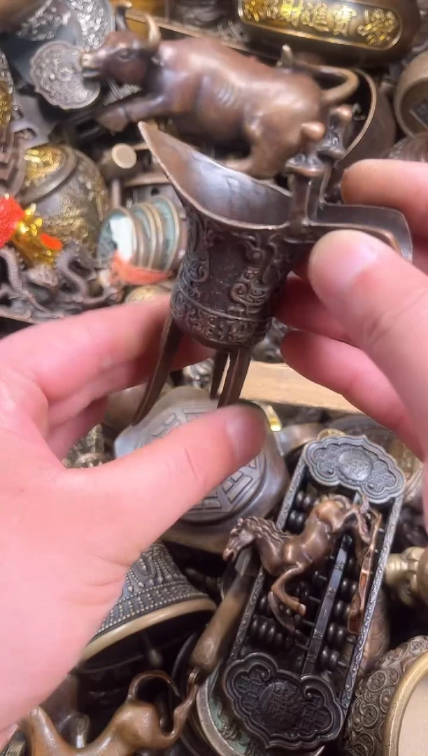 精美铜器点击下单