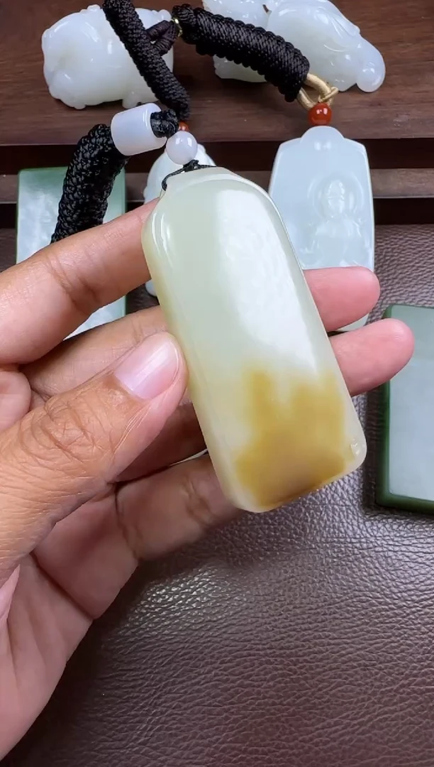 未镶嵌和田玉挂件和田玉挂件