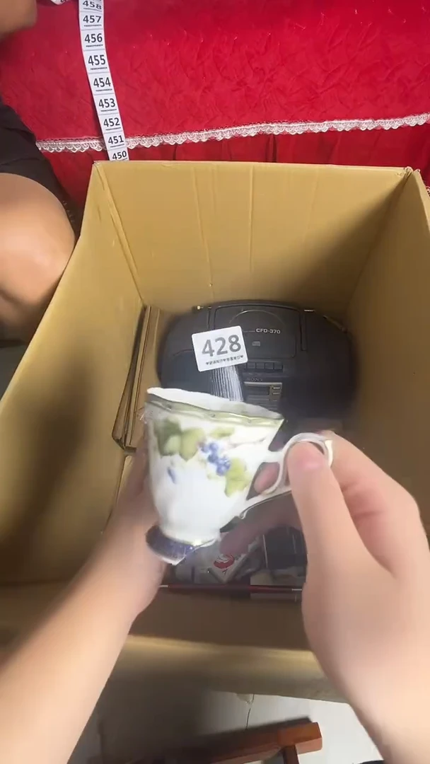 瓷片幕**窗428..........