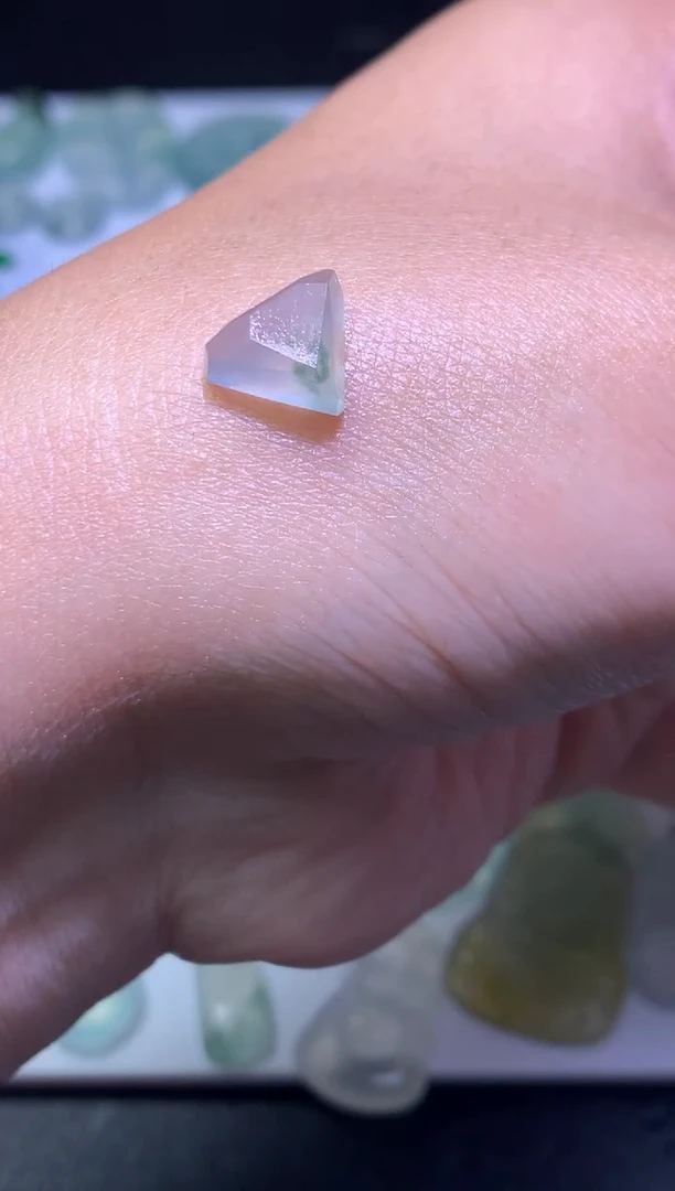 未镶嵌定制翡翠毛货