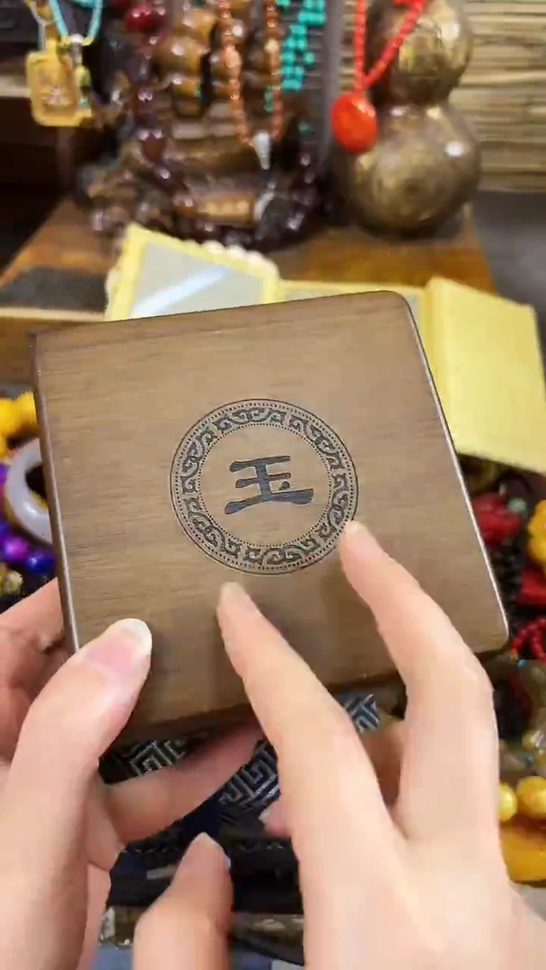 和田玉未镶嵌颈饰..................