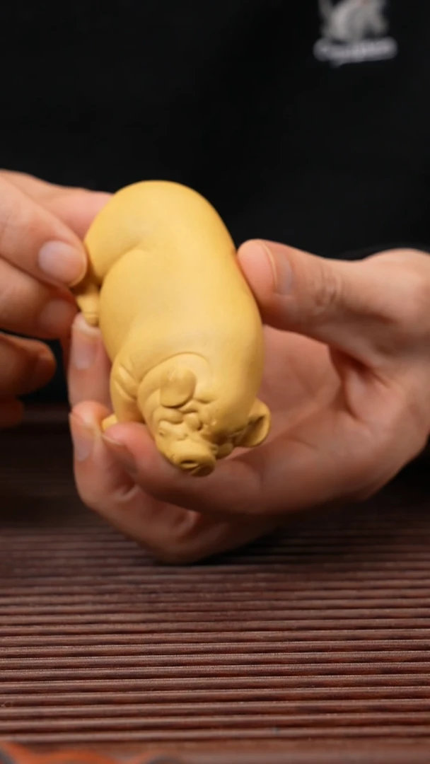 【闪购商品】紫砂茶宠黄段小躺猪