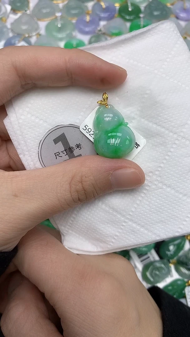 颈饰18K金镶嵌翡翠11111111