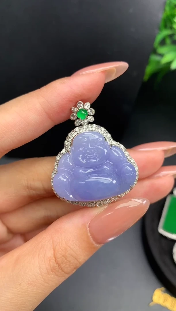 颈饰18K金镶嵌翡翠佛