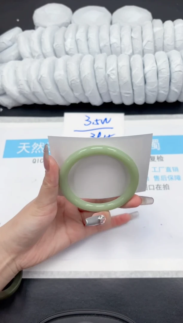 【闪购商品】石英质玉手镯未镶嵌458-60.8
