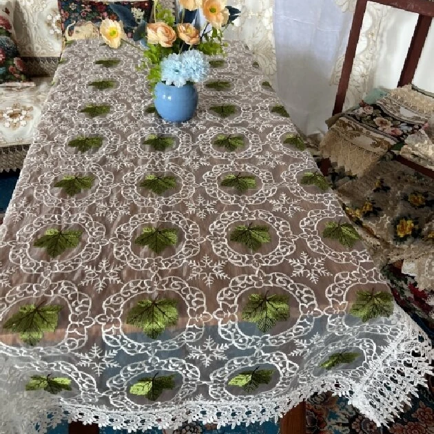 ZN012-85玻璃砂【90*220】白底绿叶高织高密玻璃砂水溶边桌布