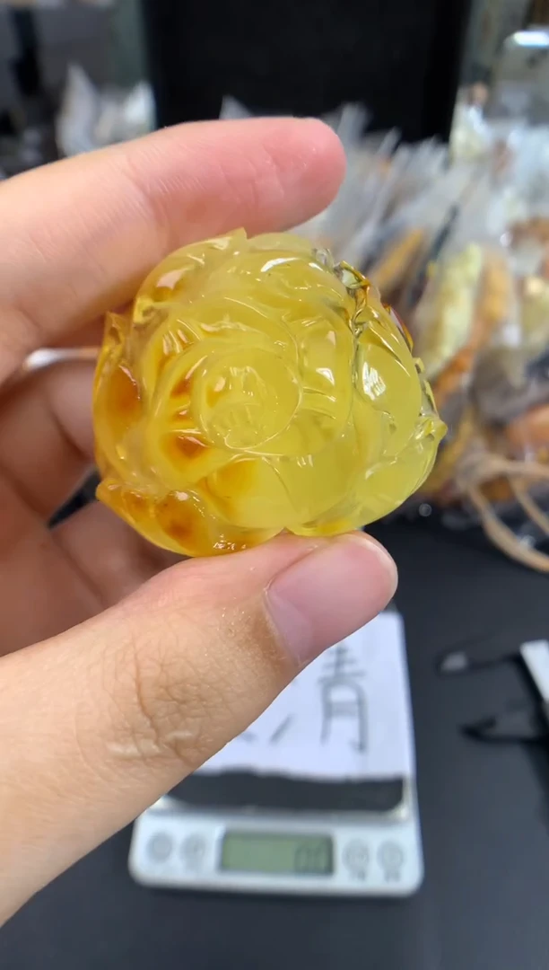 琥珀未镶嵌珠宝奇石1