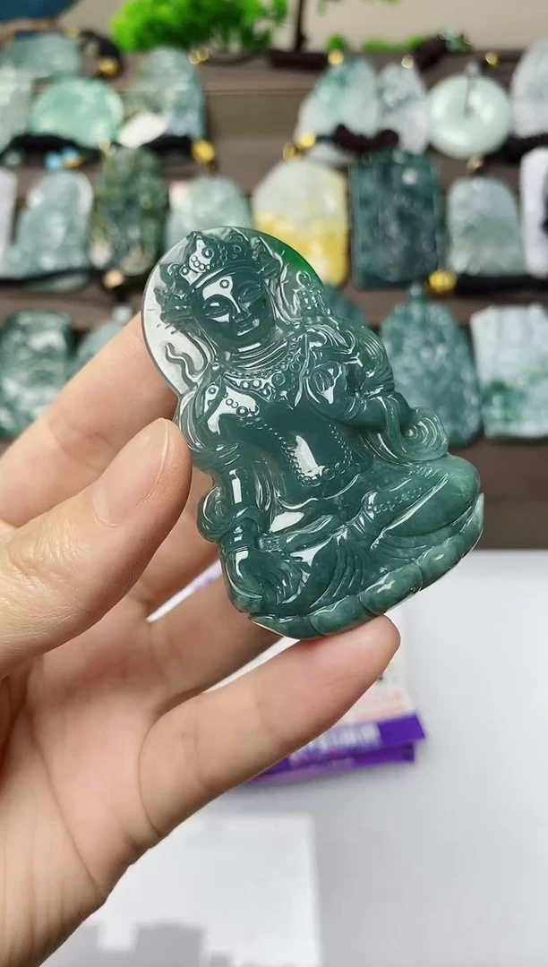 翡翠未镶嵌颈饰