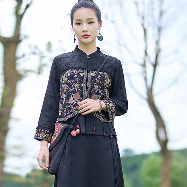 秋季民族风女装高级感中式刺绣时尚显瘦外套提花绸缎立领短款上衣