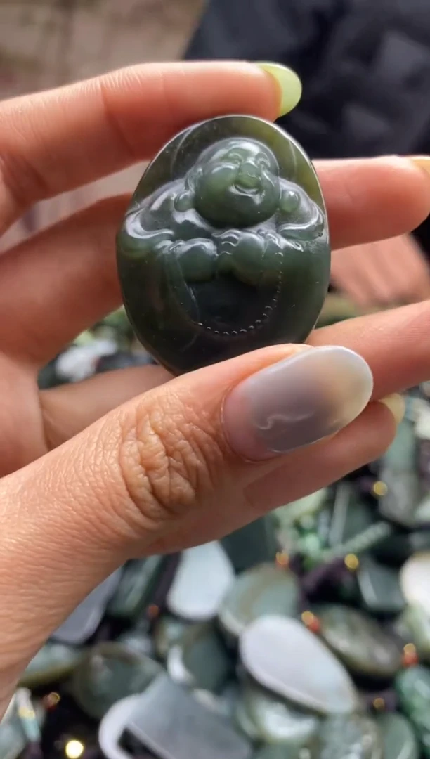 颈饰未镶嵌和田玉1
