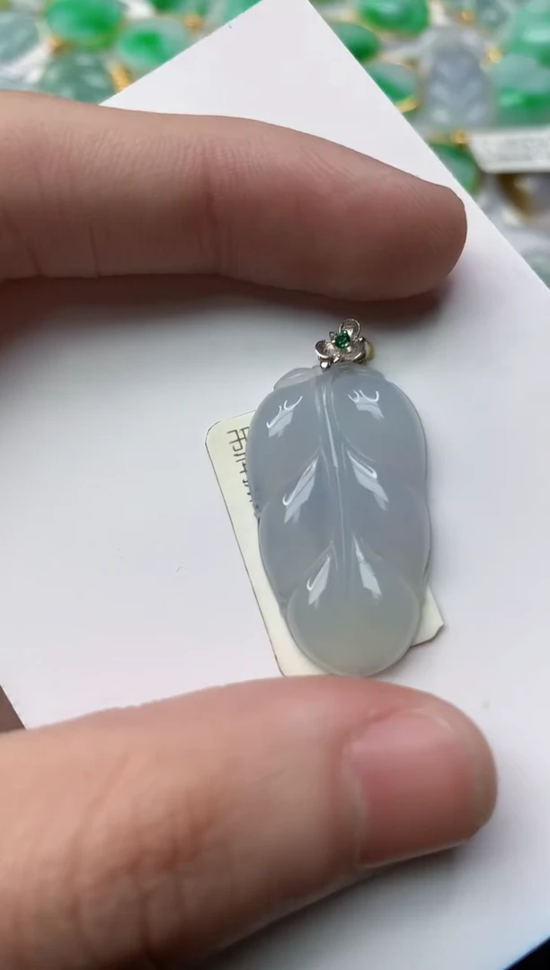 【闪购商品】翡翠颈饰18K金镶嵌52........