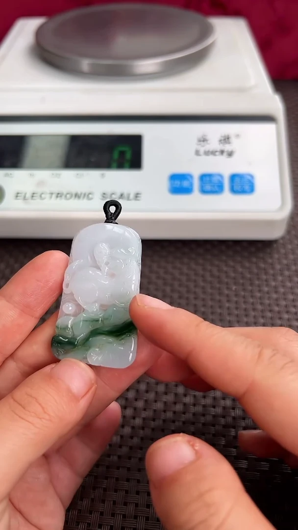 颈饰未镶嵌翡翠运财鼠