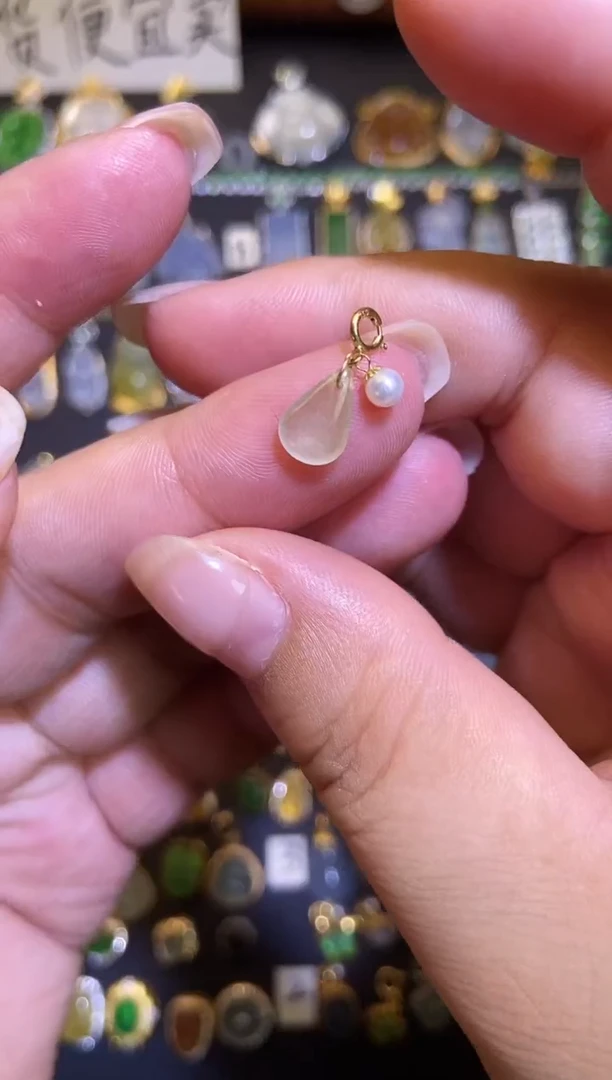 翡翠18K金镶嵌吊坠(不含链)1