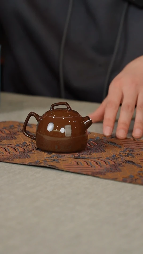 【闪购商品】205-7新版秦权壶（吴俊傑）