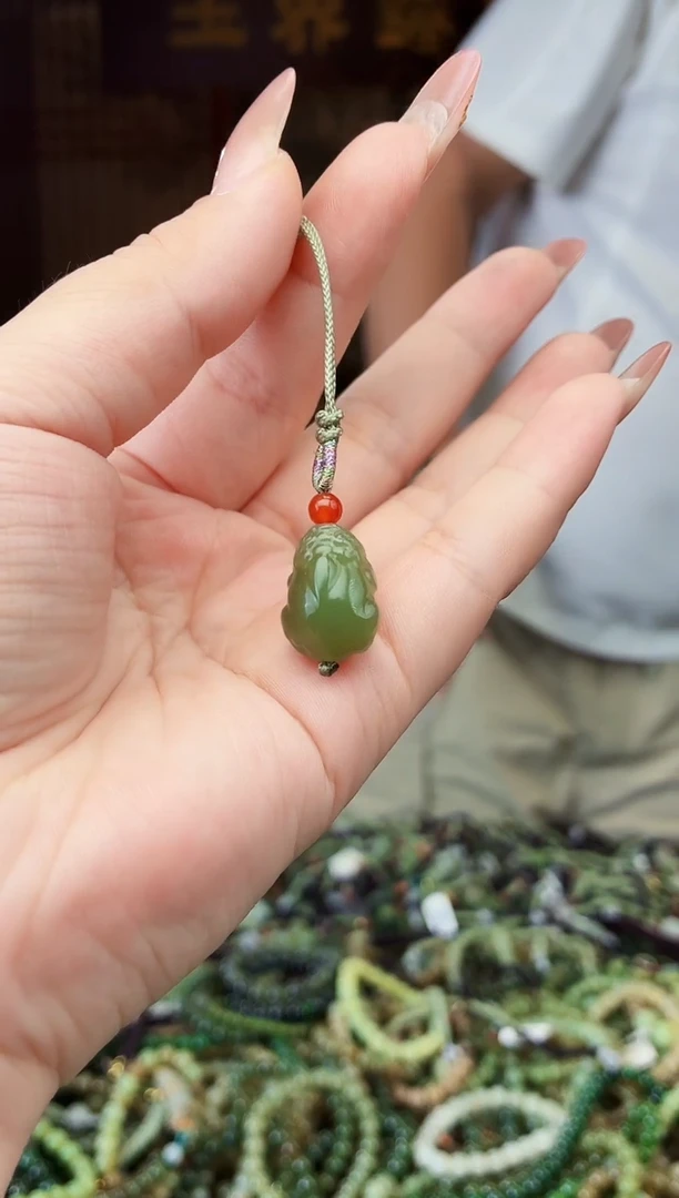 和田玉未镶嵌颈饰拍一发一