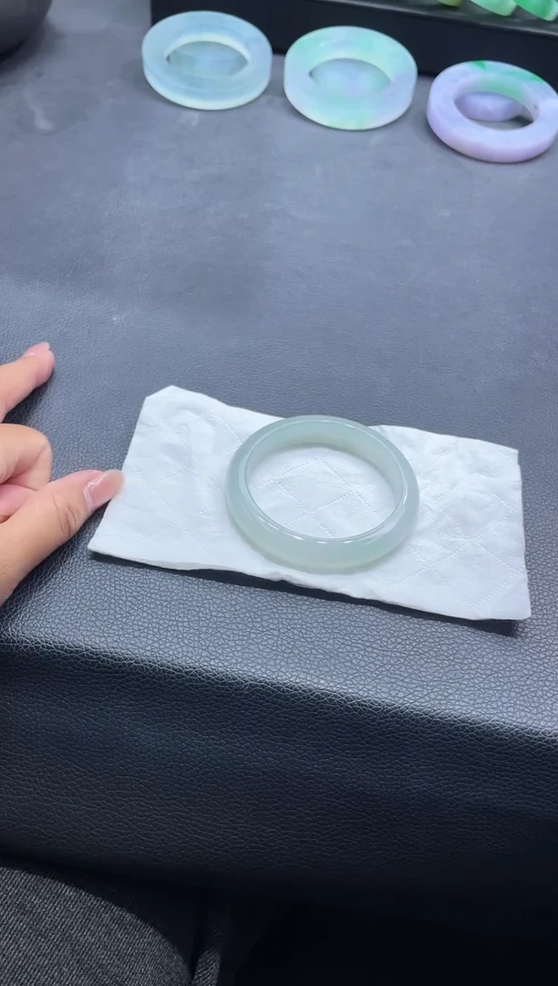 未镶嵌手镯翡翠鸿*翡翠手镯