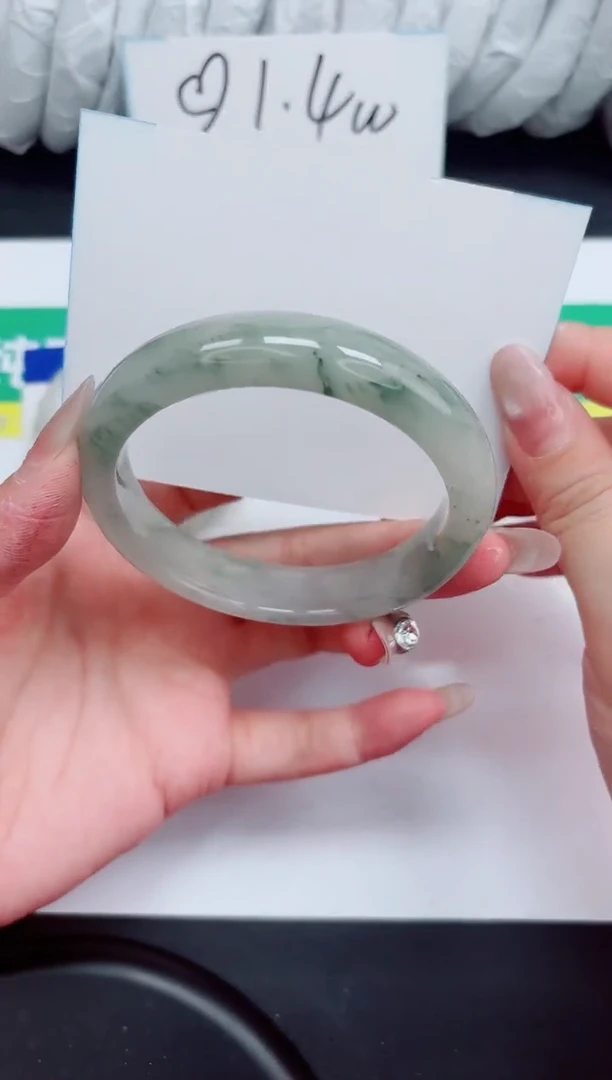 石英质玉手镯未镶嵌60-60.1