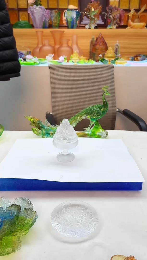 手工艺品琉璃白色博山炉10*6*4公分