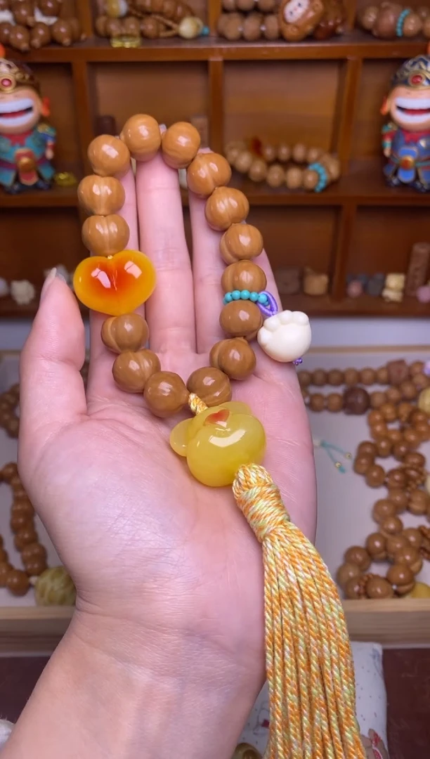 把件猴头核桃全品屁桃＋爱心熊头猫爪卡环黄流苏手持 新号补贴款