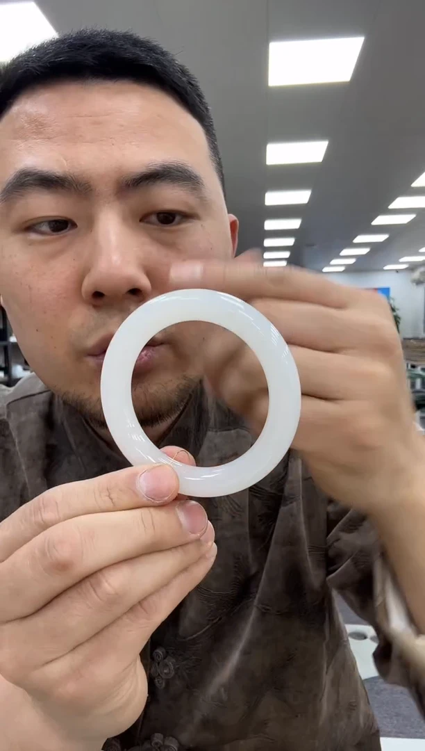 【闪购商品】和田玉手镯未镶嵌56  613