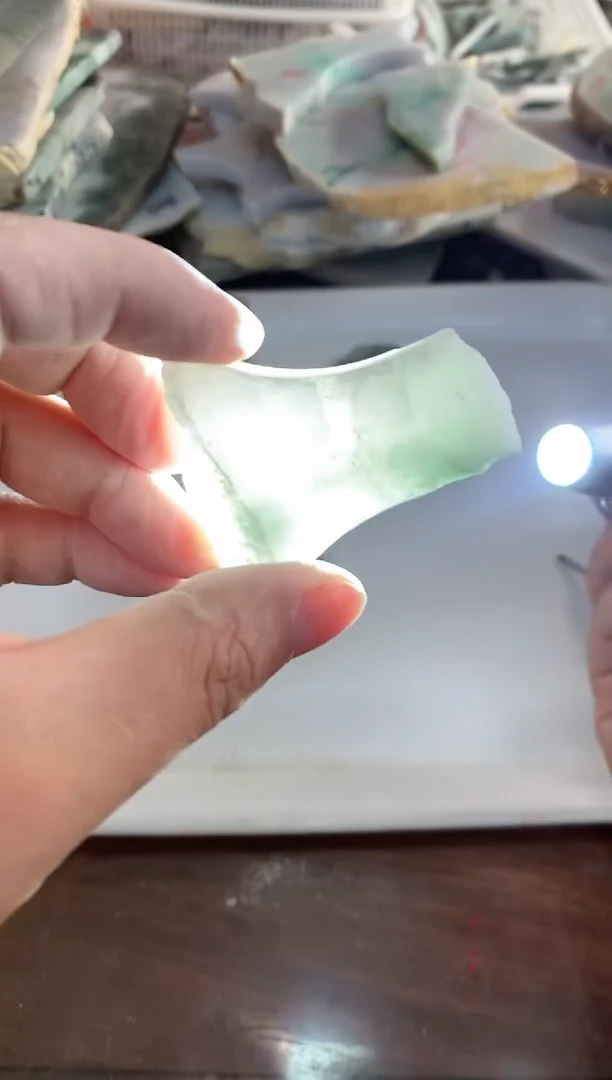 翡翠未镶嵌颈饰0东0翡翠珠宝978